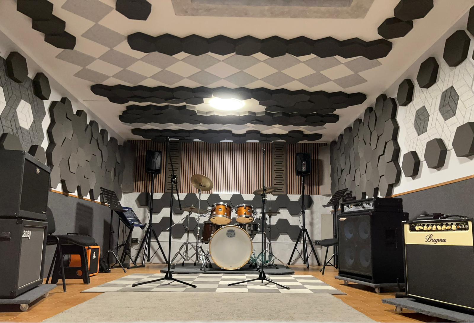 Batteria in sala prove